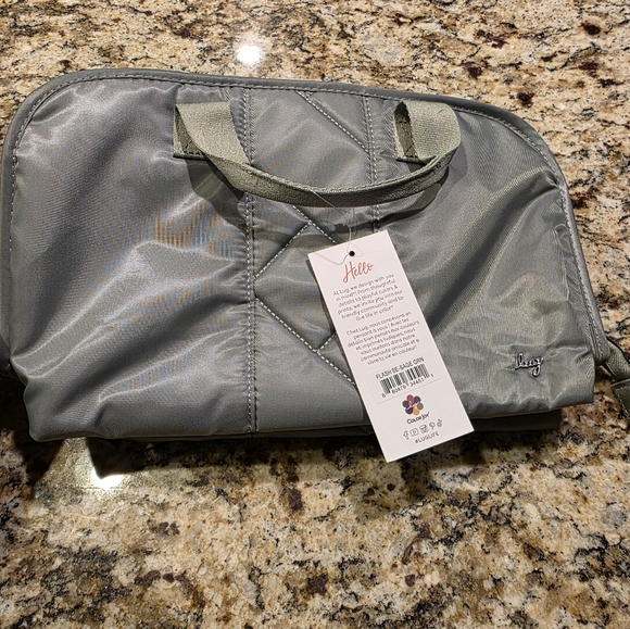 LUG- NWT- FLASH SE- Cosmetic Case - Picture 3 of 3